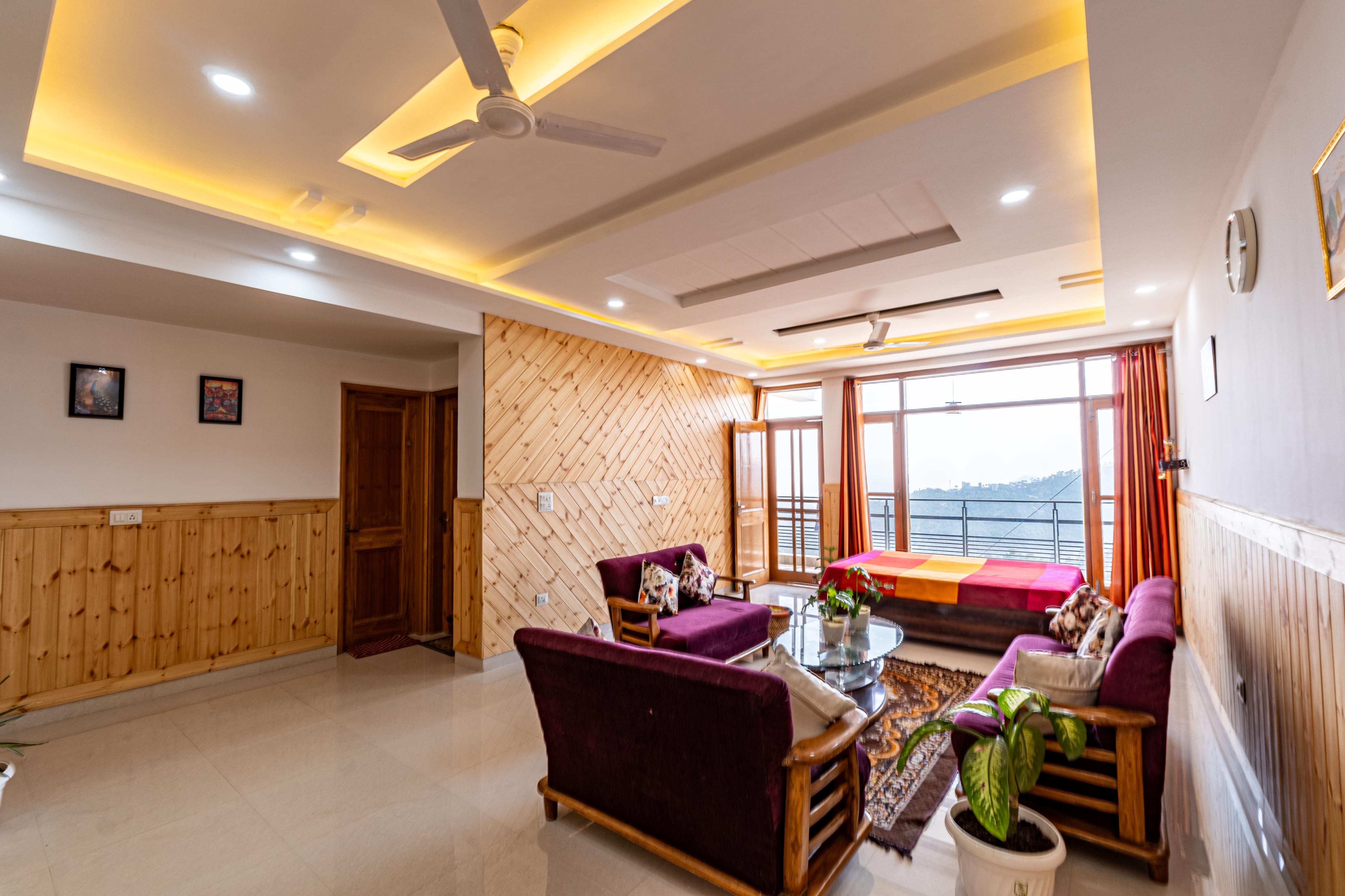 Valley View 2BHK Apartment in Kasauli by Homeyhuts - Tap to explore photos