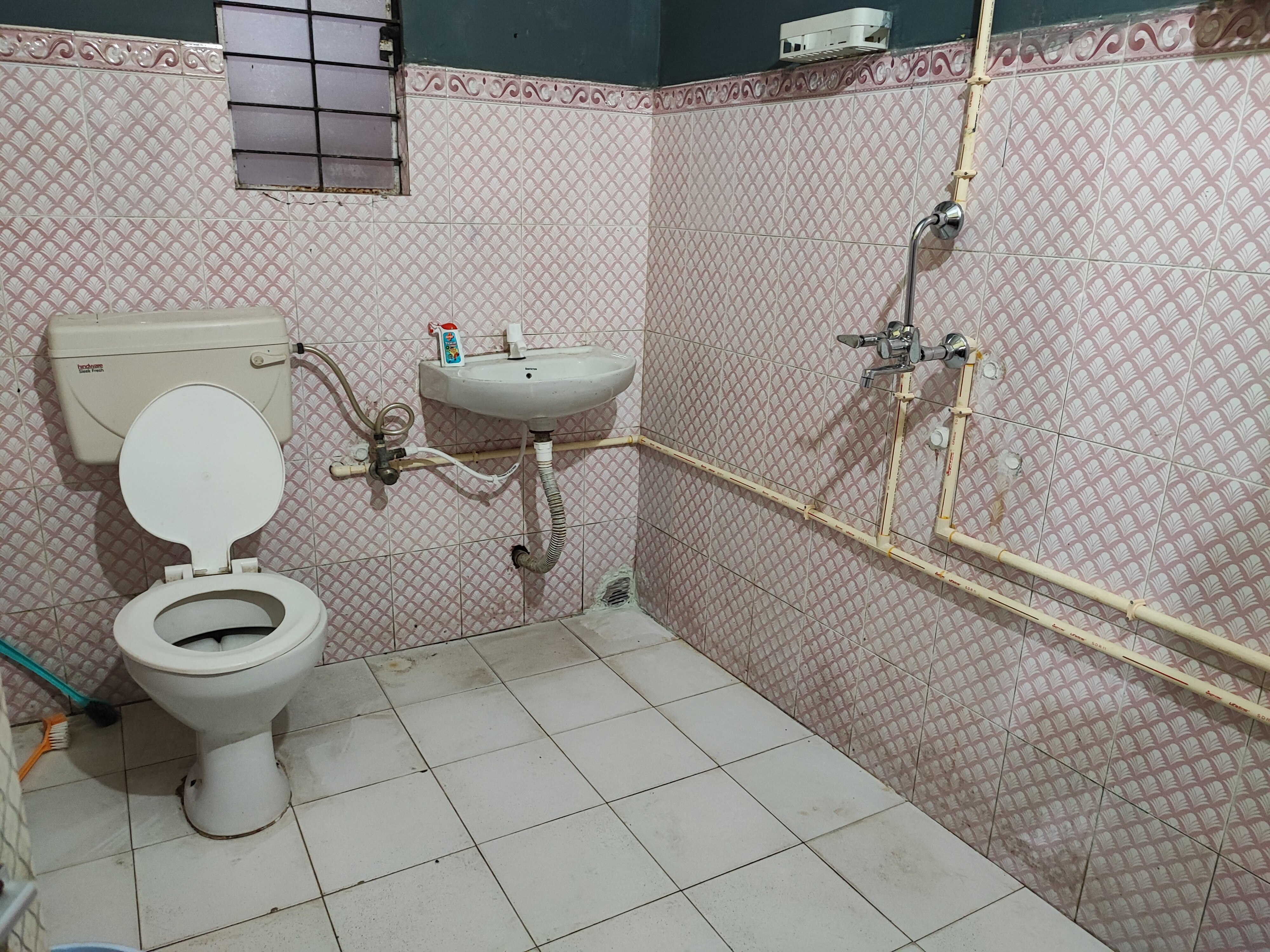 Riverdale Nest Homestay - Tap to explore photos