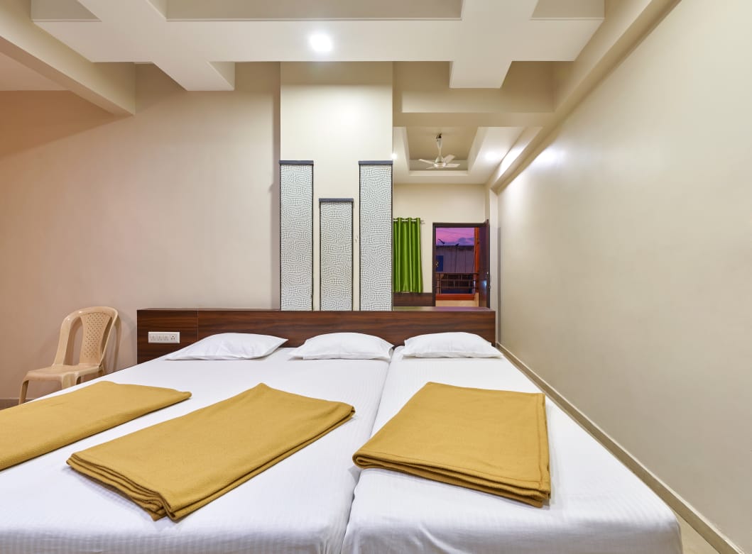 Hotel Raama Grand 5