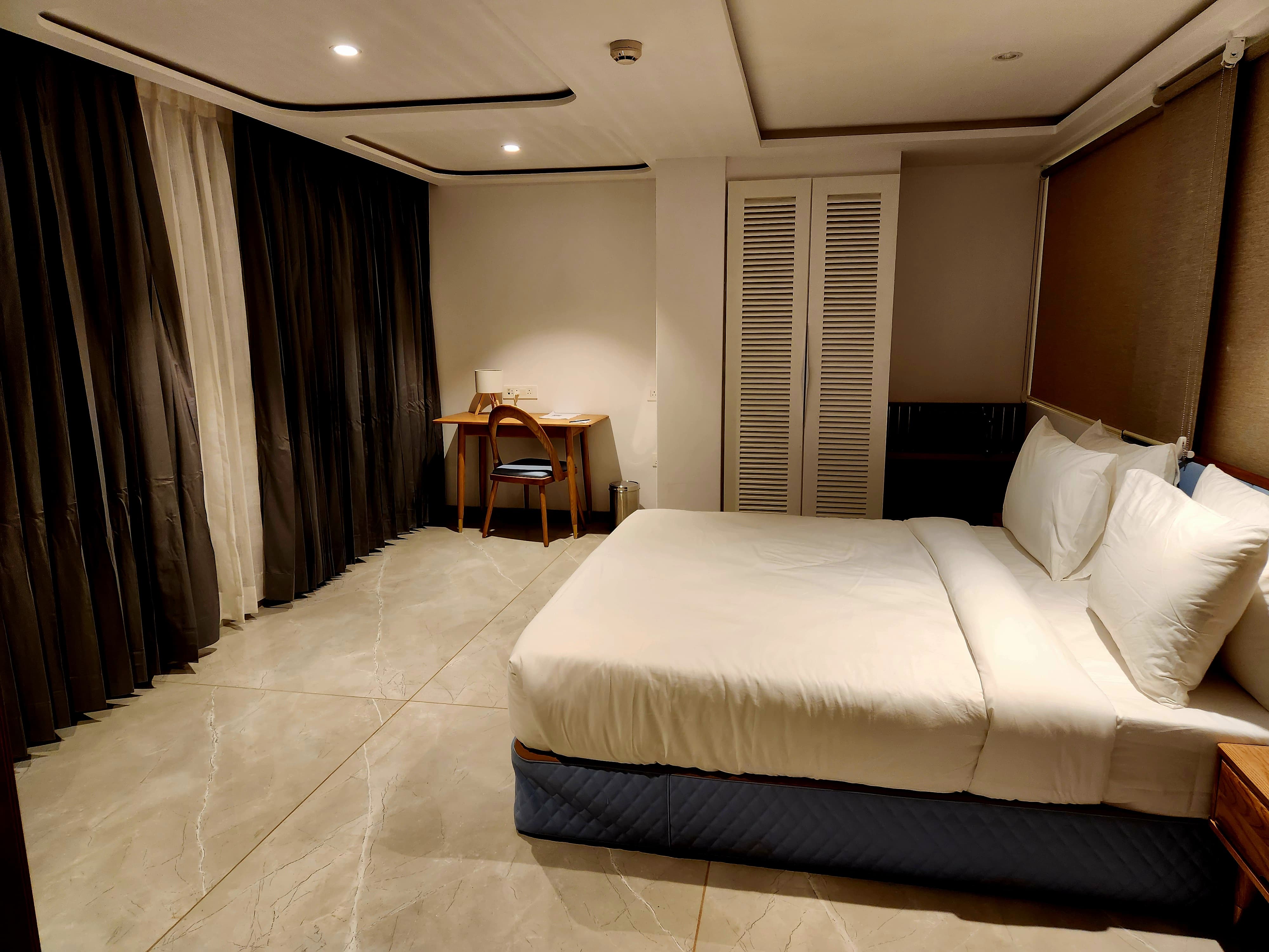Sea View King Premium Suite Room 1