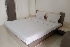 Hotel Paras, Junagadh