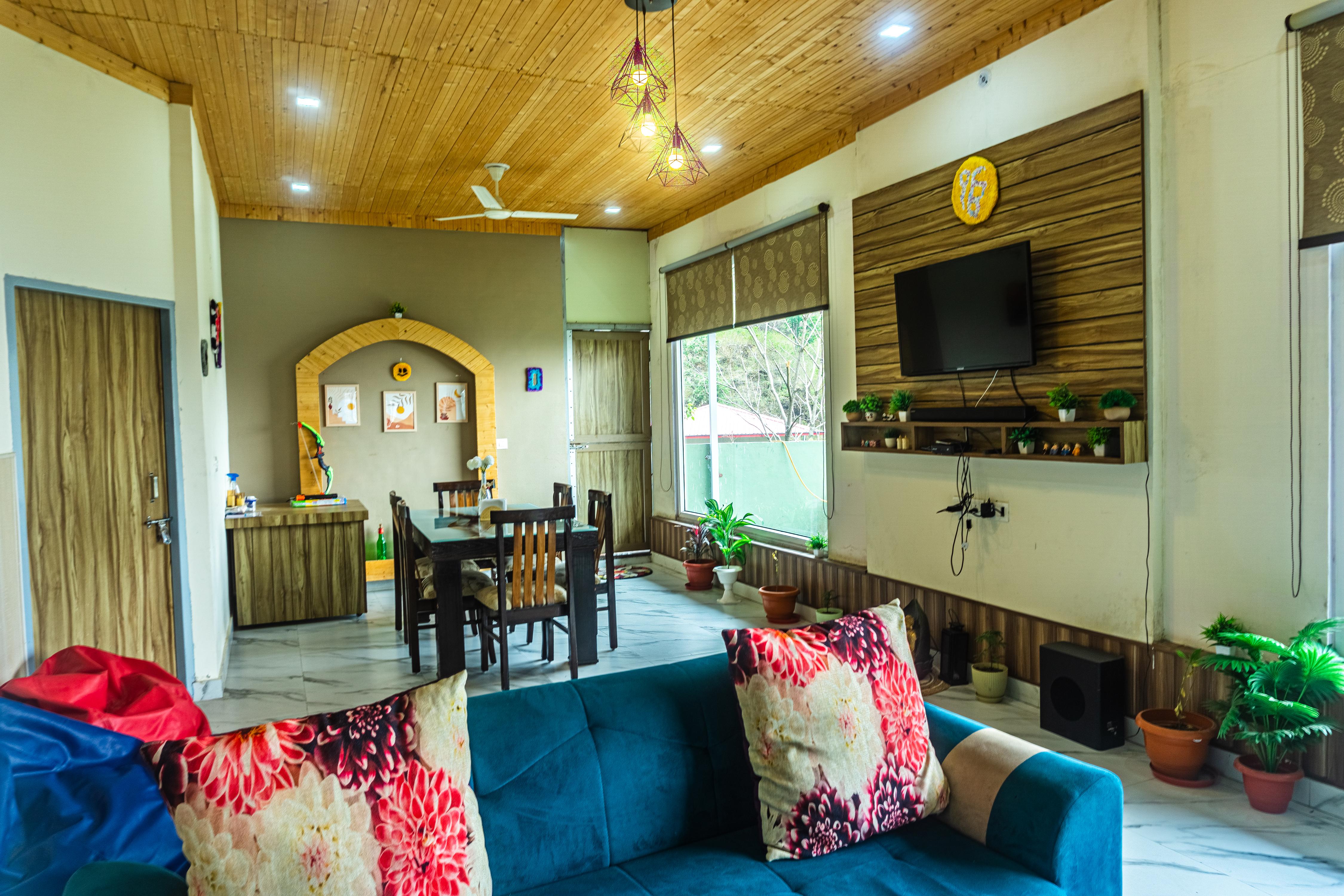Raha Cottages |3BR| in Mussoorie by Homeyhuts - Tap to explore photos