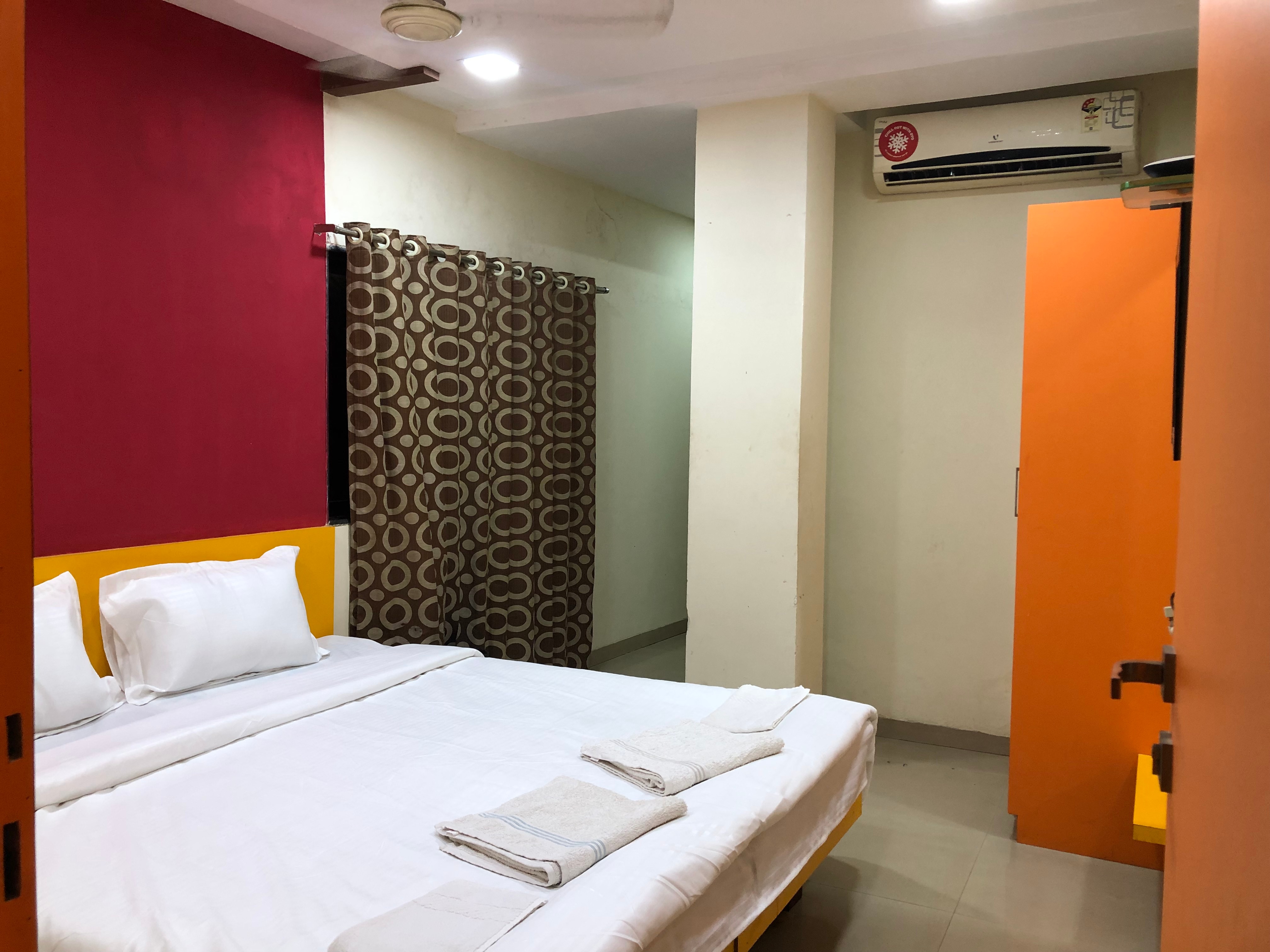 Hotel Shree Krishna Palace - Tap to explore photos