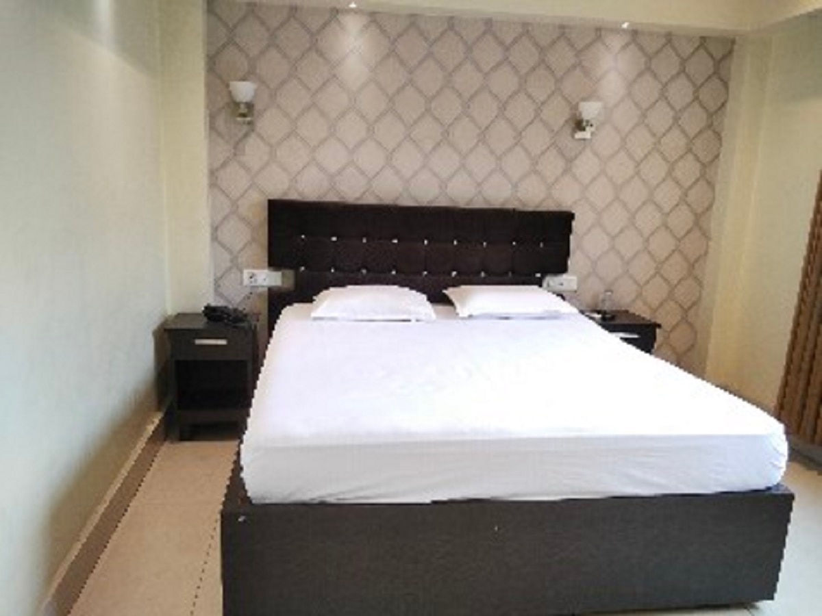 The Citi Residenci Hotel, Bidhannagar - Tap to explore photos