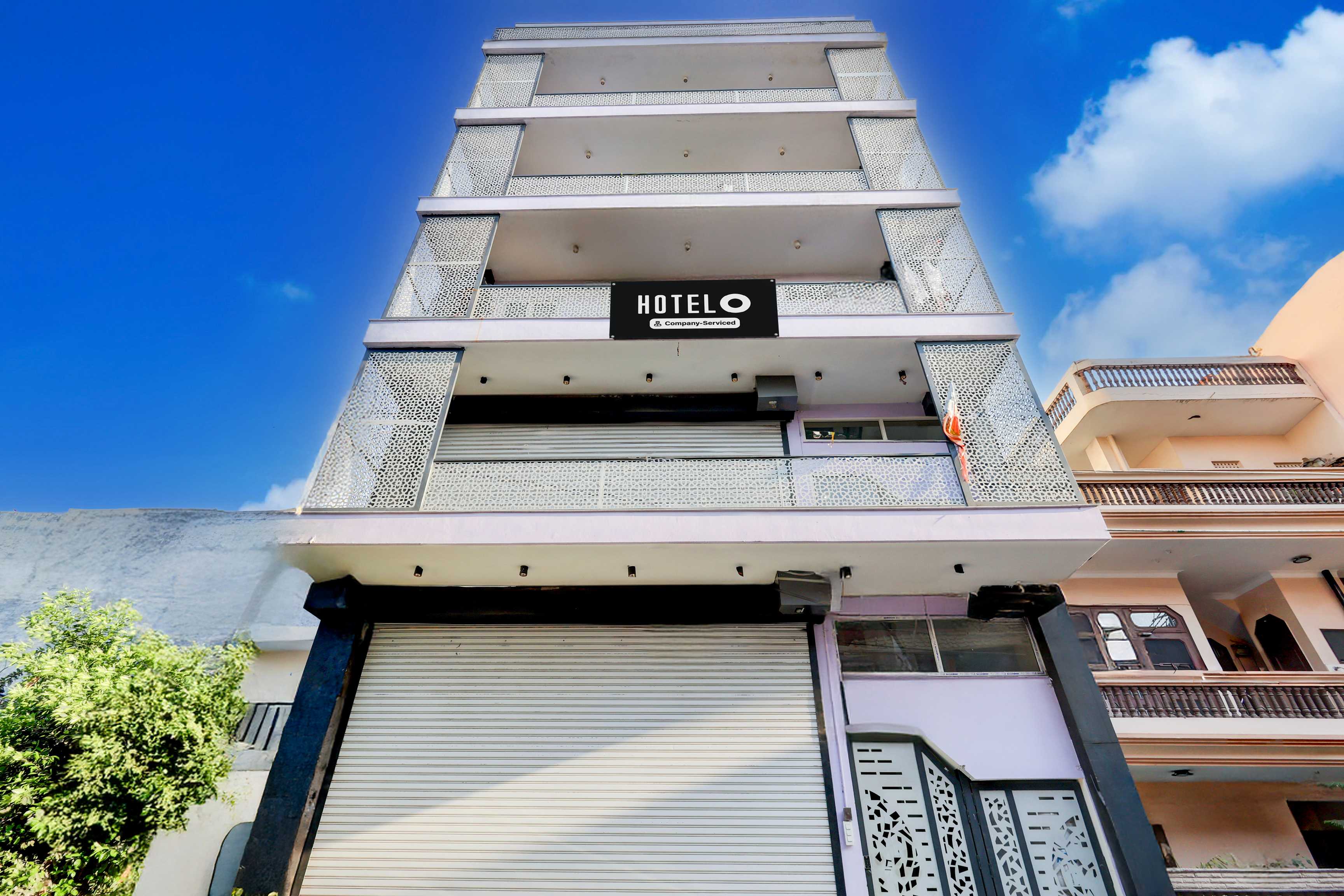 Super Hotel O Sadar Bazar Gurgaon - Tap to explore photos