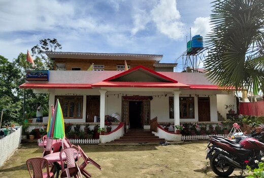 Mountain Paradise Homestay By StayApart