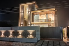 Aahan villa 3BR Homestay, Amritsar