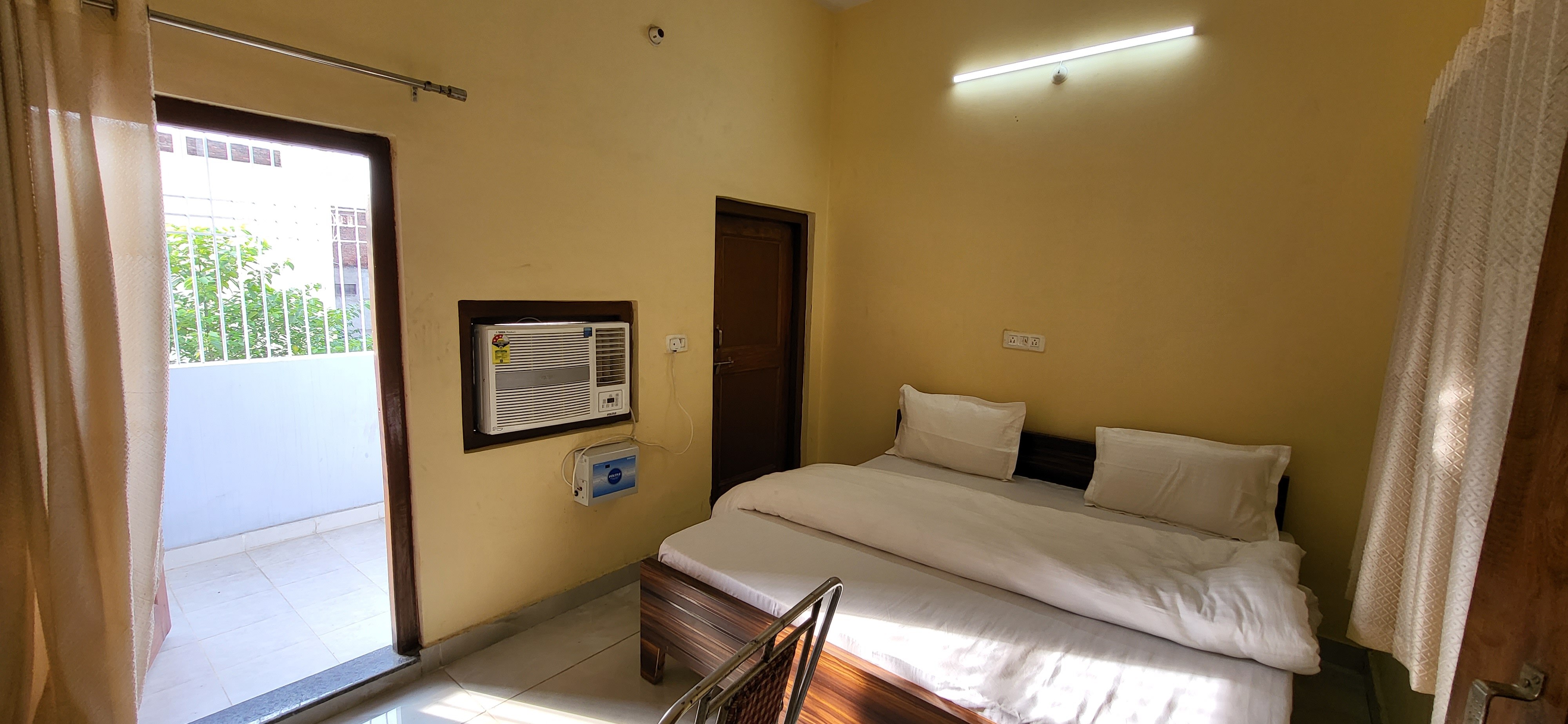 HOTEL SAVITRI ONKAR - Tap to explore photos