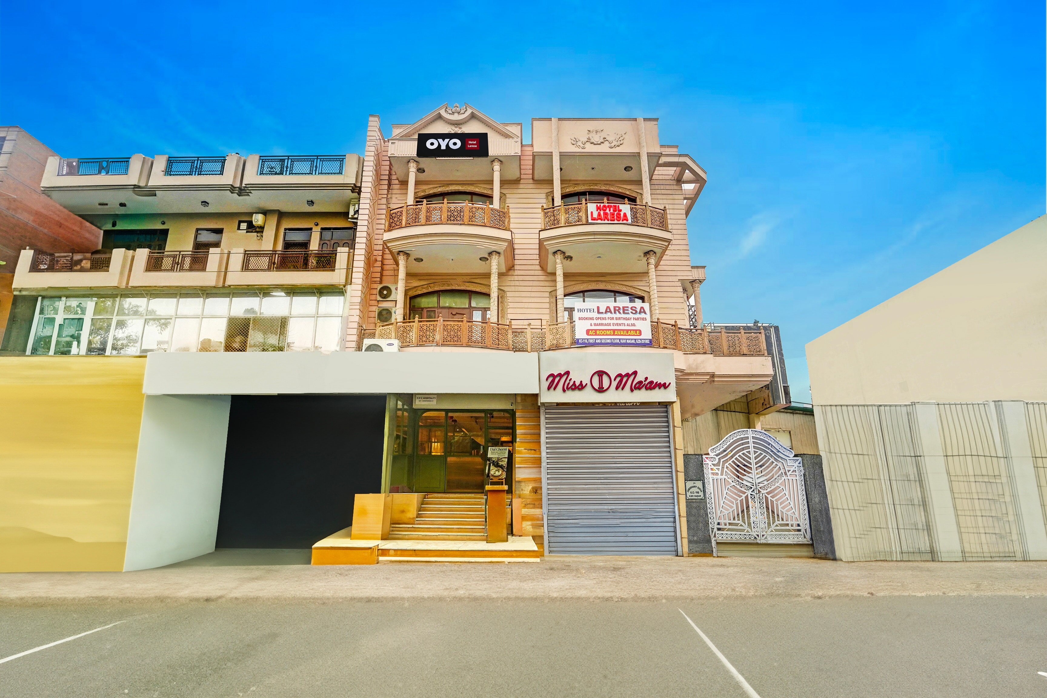 Hotel O Laresa - Tap to explore photos