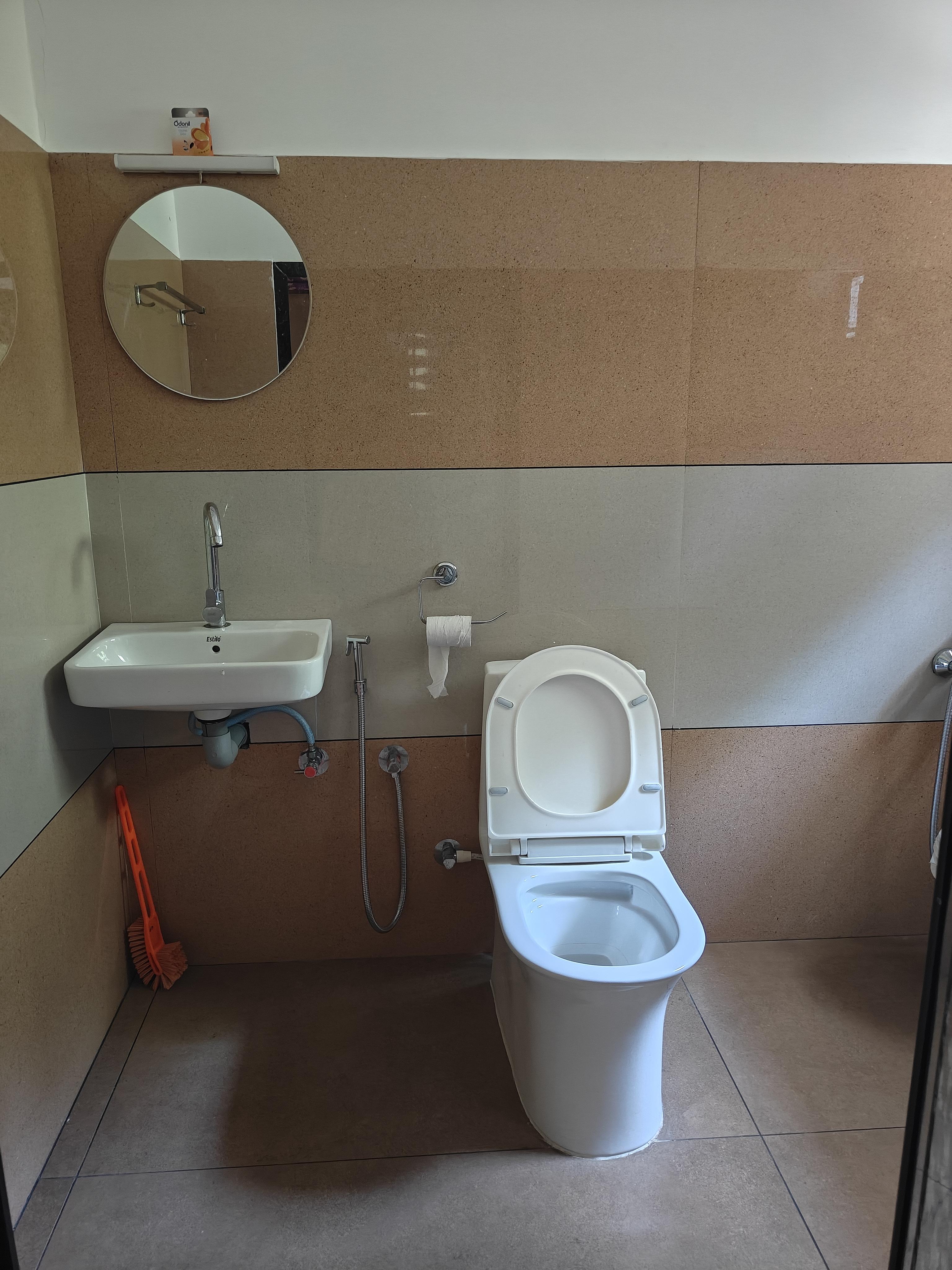 BABU Home Stay Rooms - Tap to explore photos