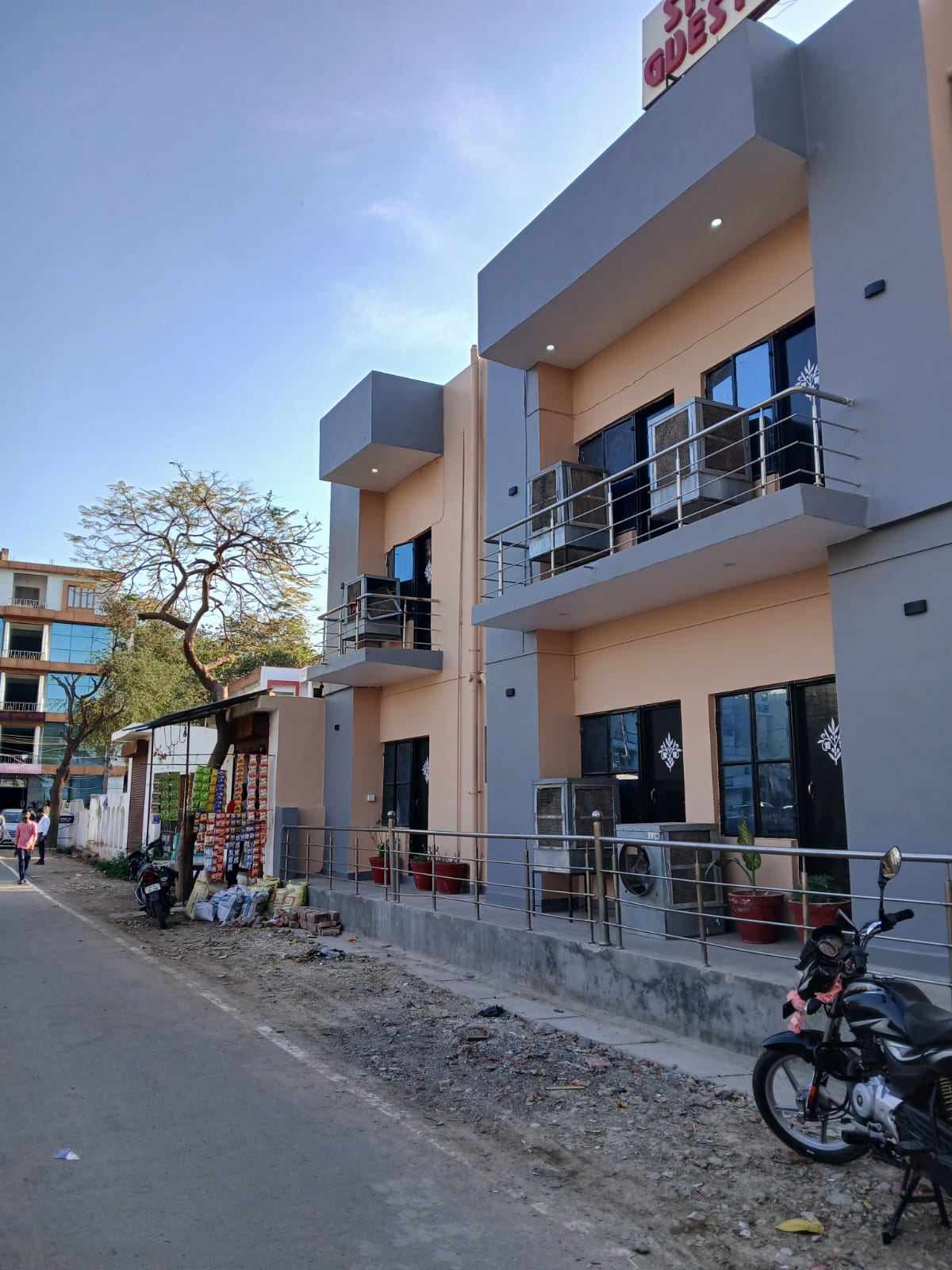 Shankar Guest House - Tap to explore photos