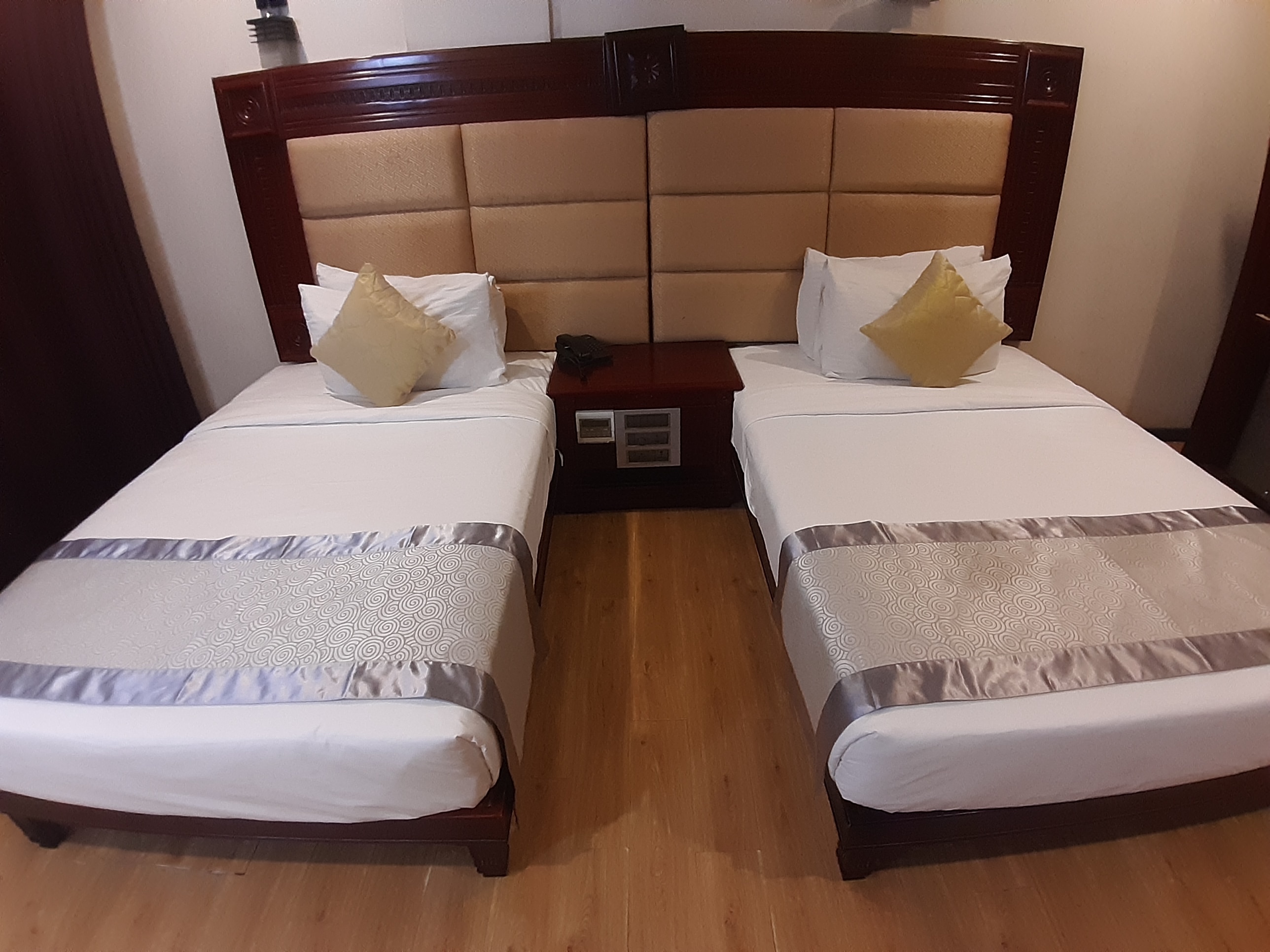 Hotel Palmyra Grand Suite - Tap to explore photos