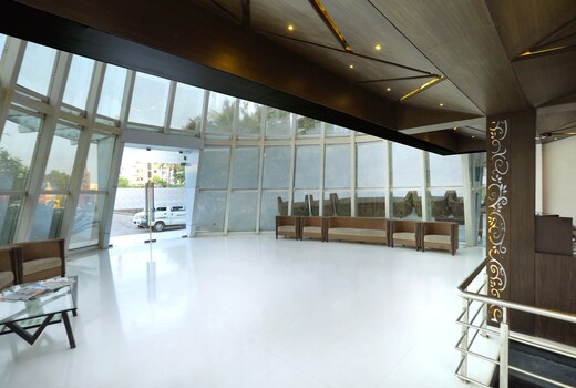Super Collection O Satyan Inn