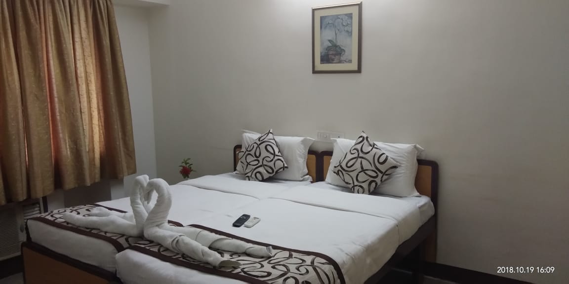 YWCA International Guest House - Tap to explore photos