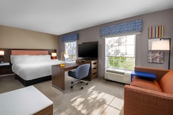 Hampton Inn & Suites State College at Williamsburg Square, Centre