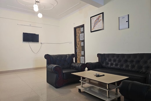 L401 3BHK in Krishna Nagar Lucknow
