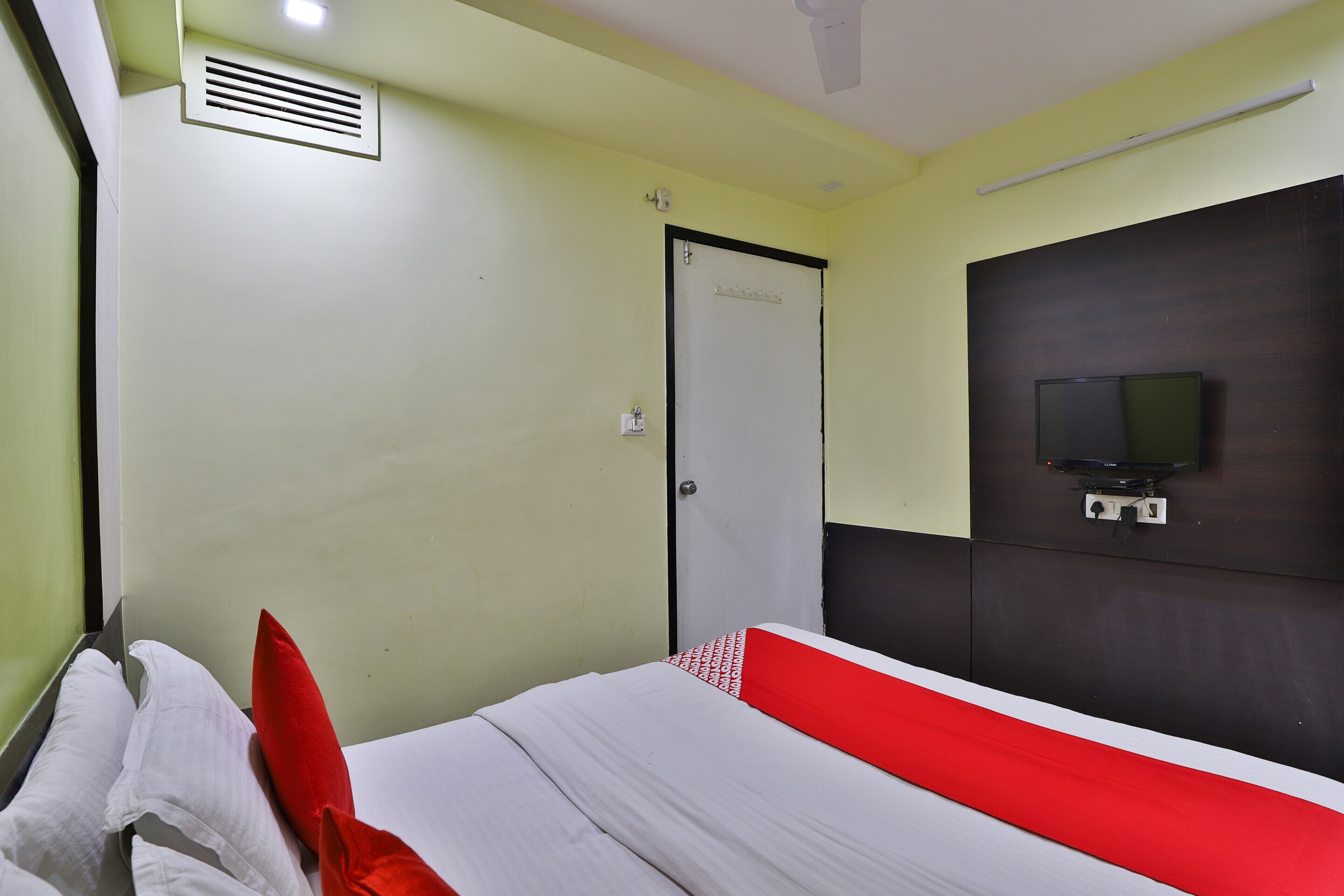 Hotel Balaji - Tap to explore photos