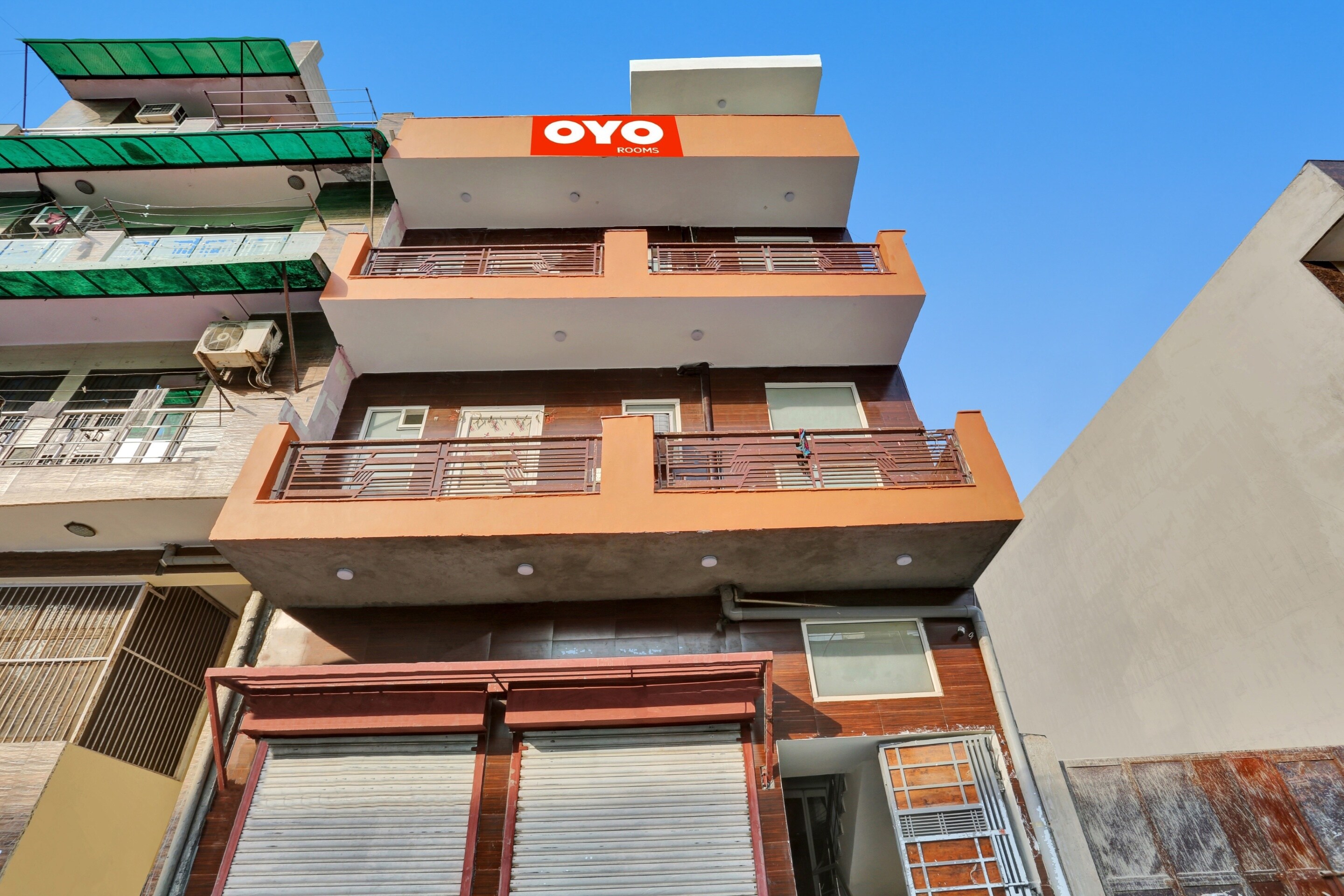 Hotel O Luxury Inn - Tap to explore photos