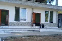Thangkharang Travellers Inn, Cherrapunji