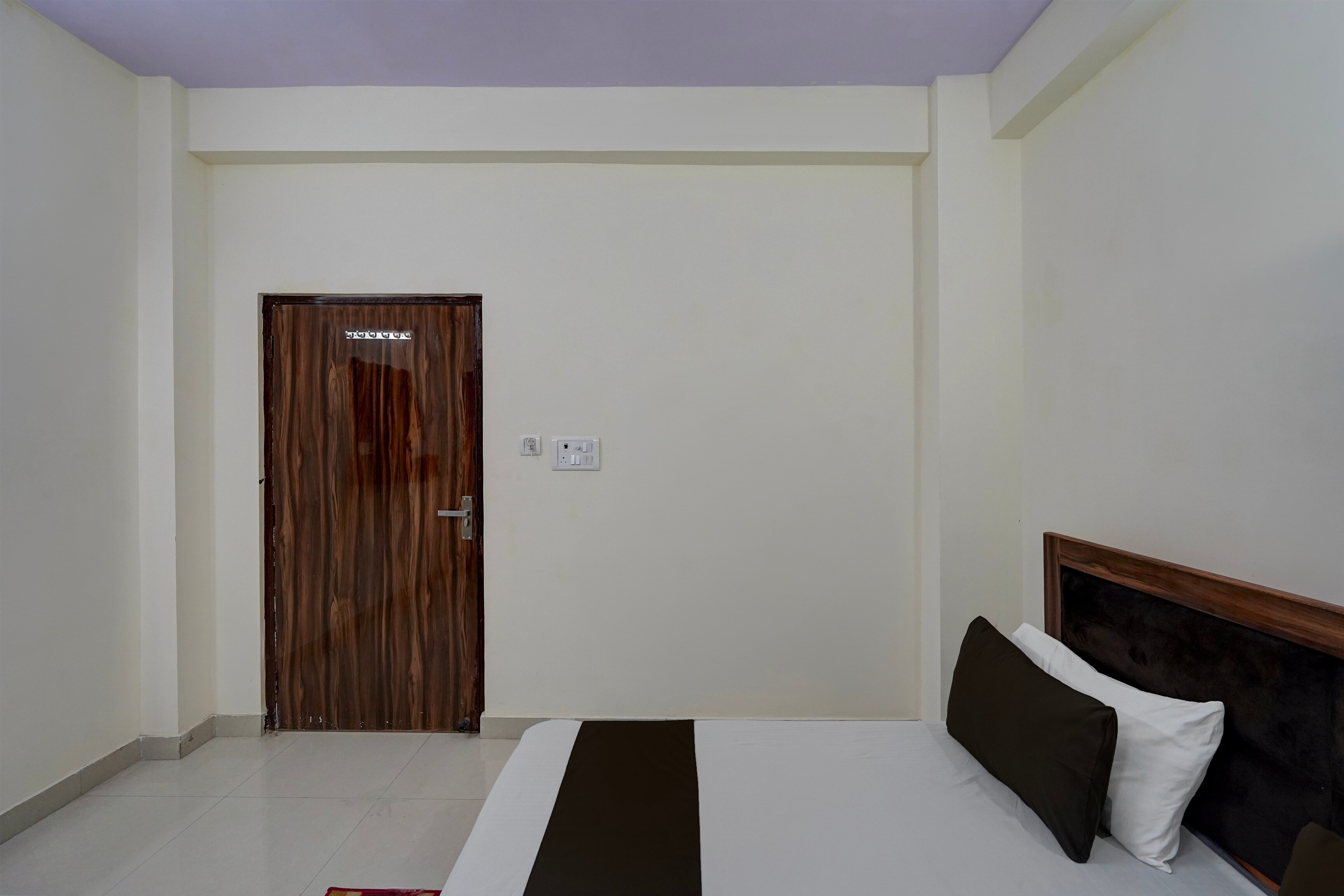 Hotel O Rohan Guest house - Tap to explore photos