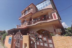 Omjee Paying Guest, Dehradun