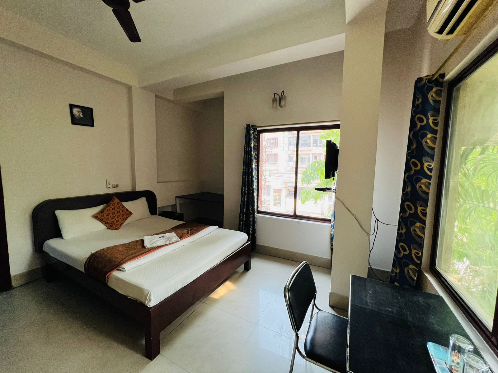 Bluemoon Guest house,Guwahati - Tap to explore photos