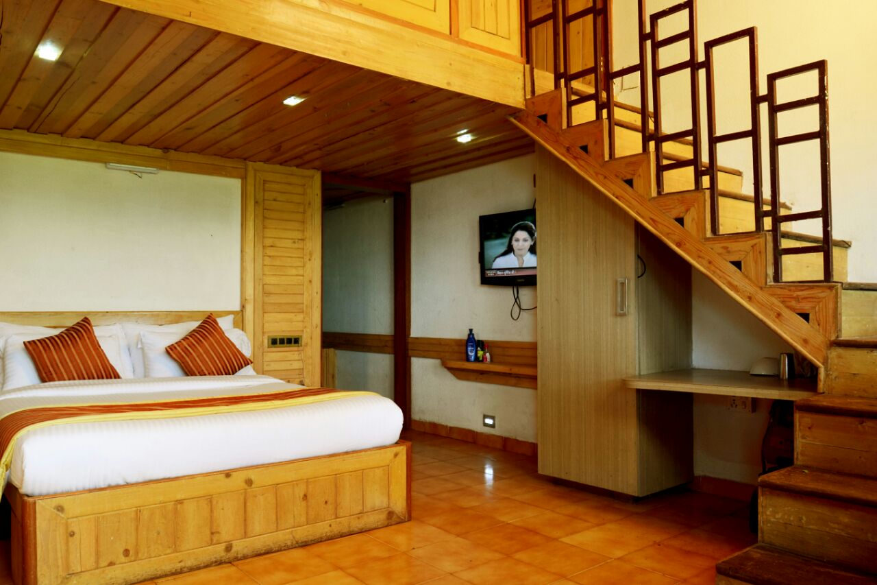 Gourish Resort(Pure Veg), Mahabaleshwar 4