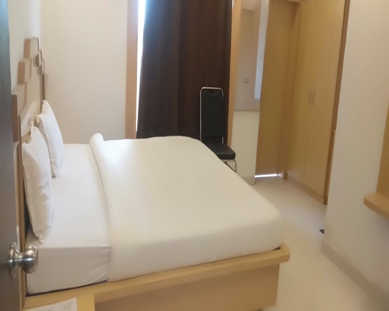 Capital Guest House 4 - Tap to explore photos