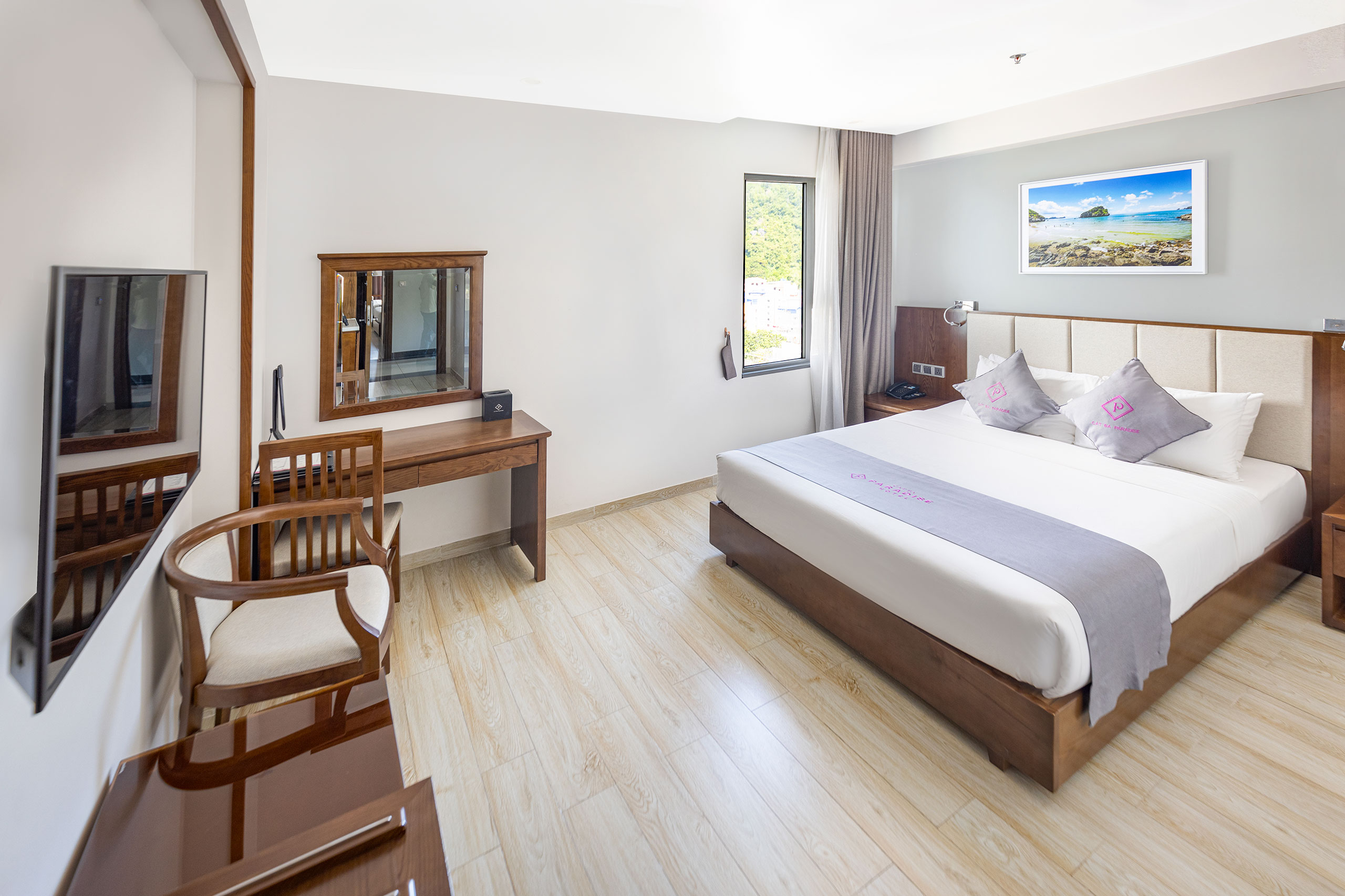 Cat Ba Paradise Hotel - Tap to explore photos