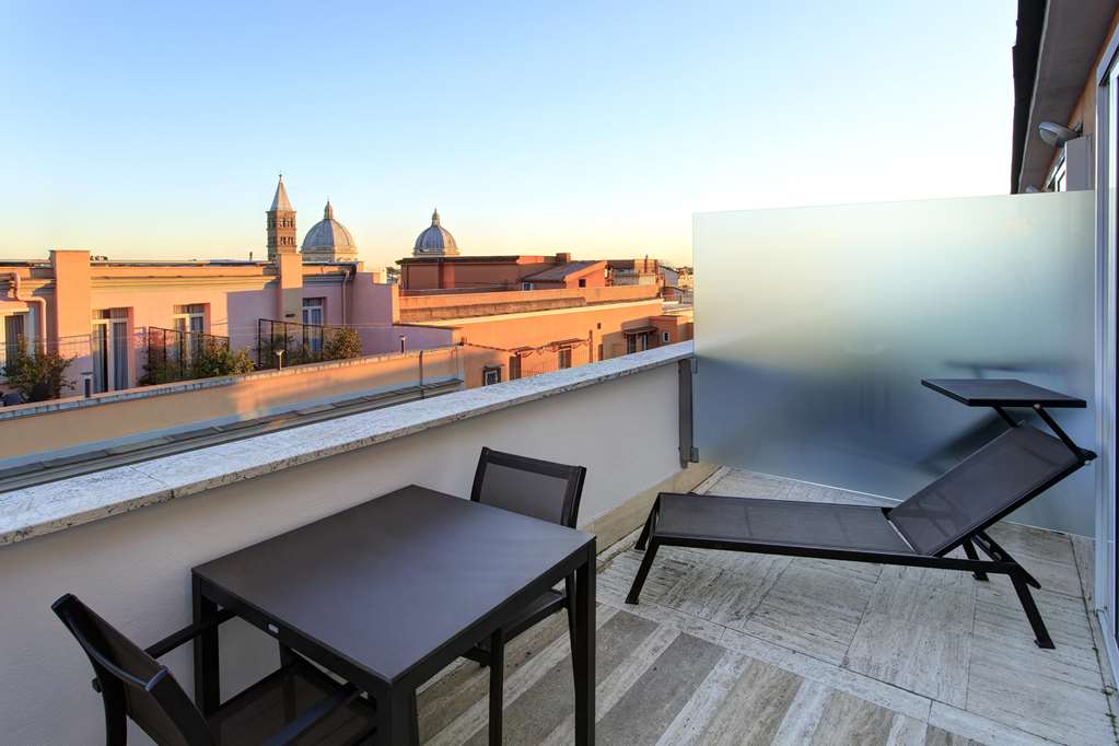 Best Western Plus Hotel Universo - Tap to explore photos