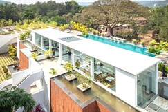 Modern 2BHK with Rooftop Pool 10 mins drive to Beach | Hireavilla, Goa