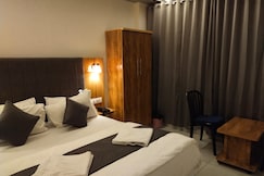 Hotel Royal City, Vadodara
