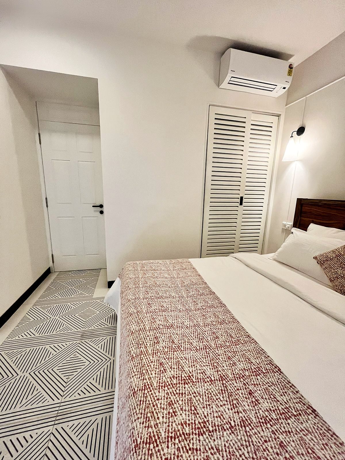 Luxury 1BHK near Candolim Beach - Tap to explore photos