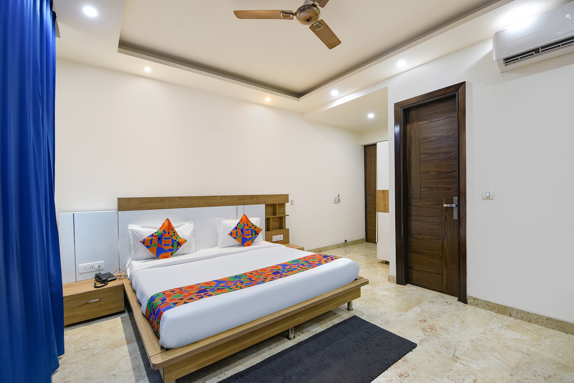FabHotel Skylight Inn - Artemis Hospital Gurgaon - Tap to explore photos