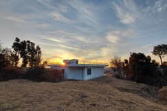 Laxman vila hilltop retreat, Jainti