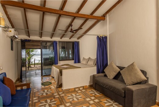 Sea Facing Studio on Talpona beach