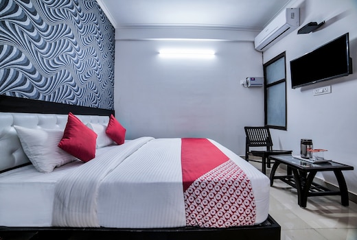 Hotel O Crown Residency