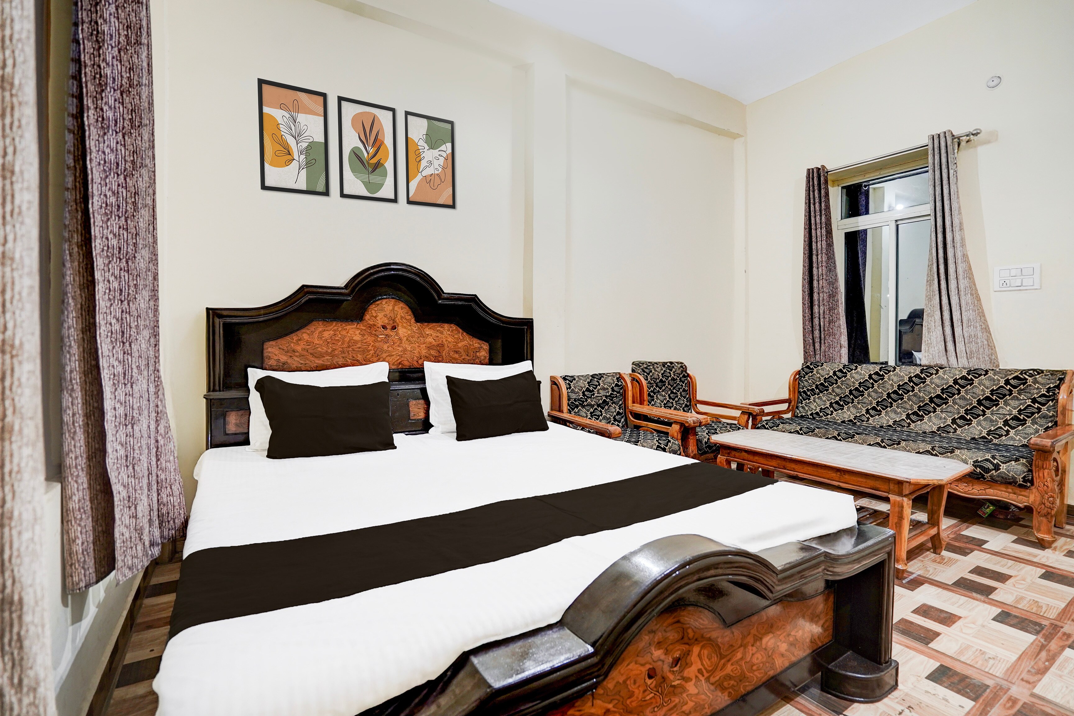 SPOT ON Adhunik Publishing and Guest house - Tap to explore photos