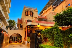 Rosewood Villa 5BHK in Jaipur by Homeyhuts, Jaipur