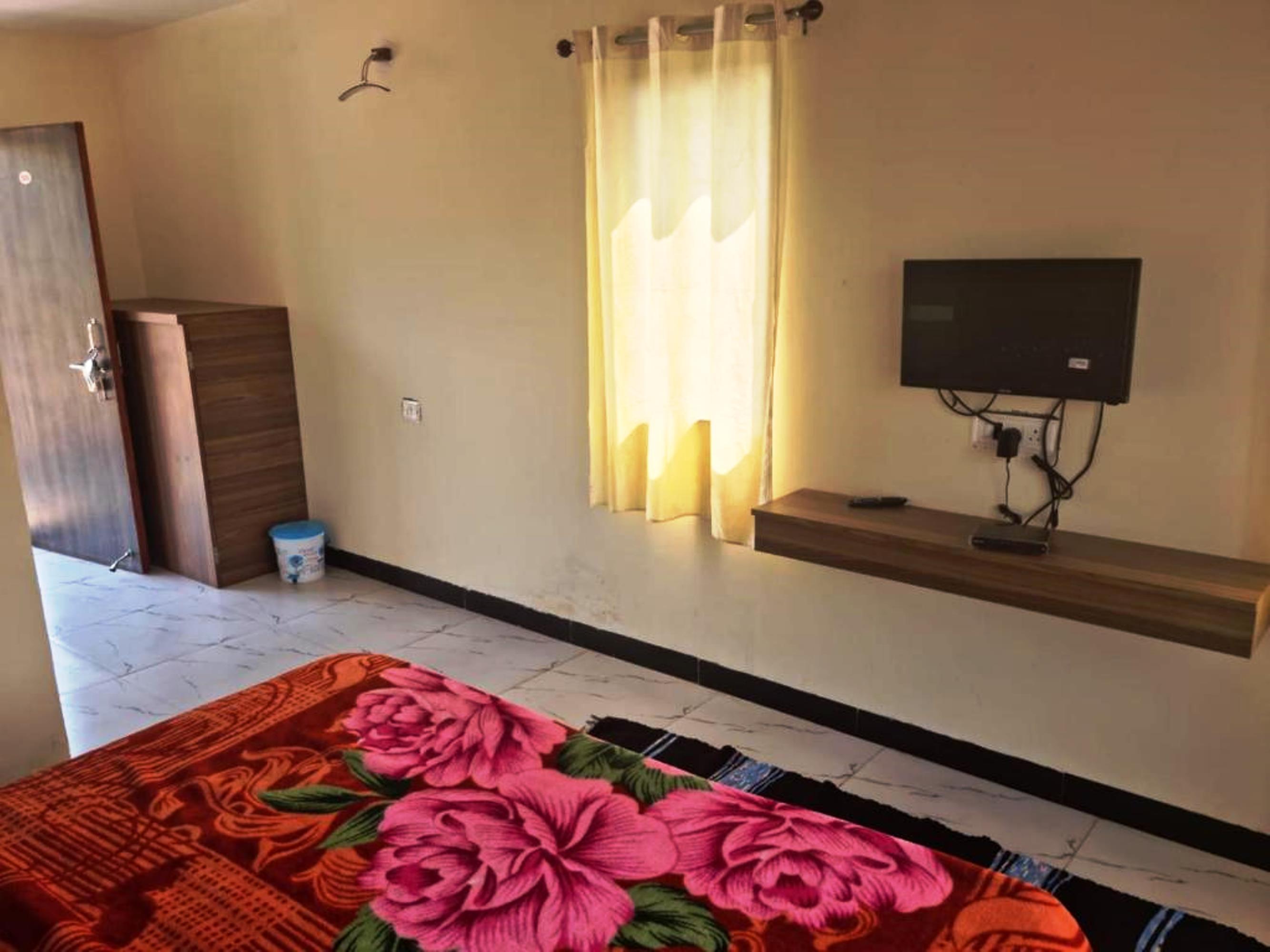 Sai Leela Holiday Home - Tap to explore photos