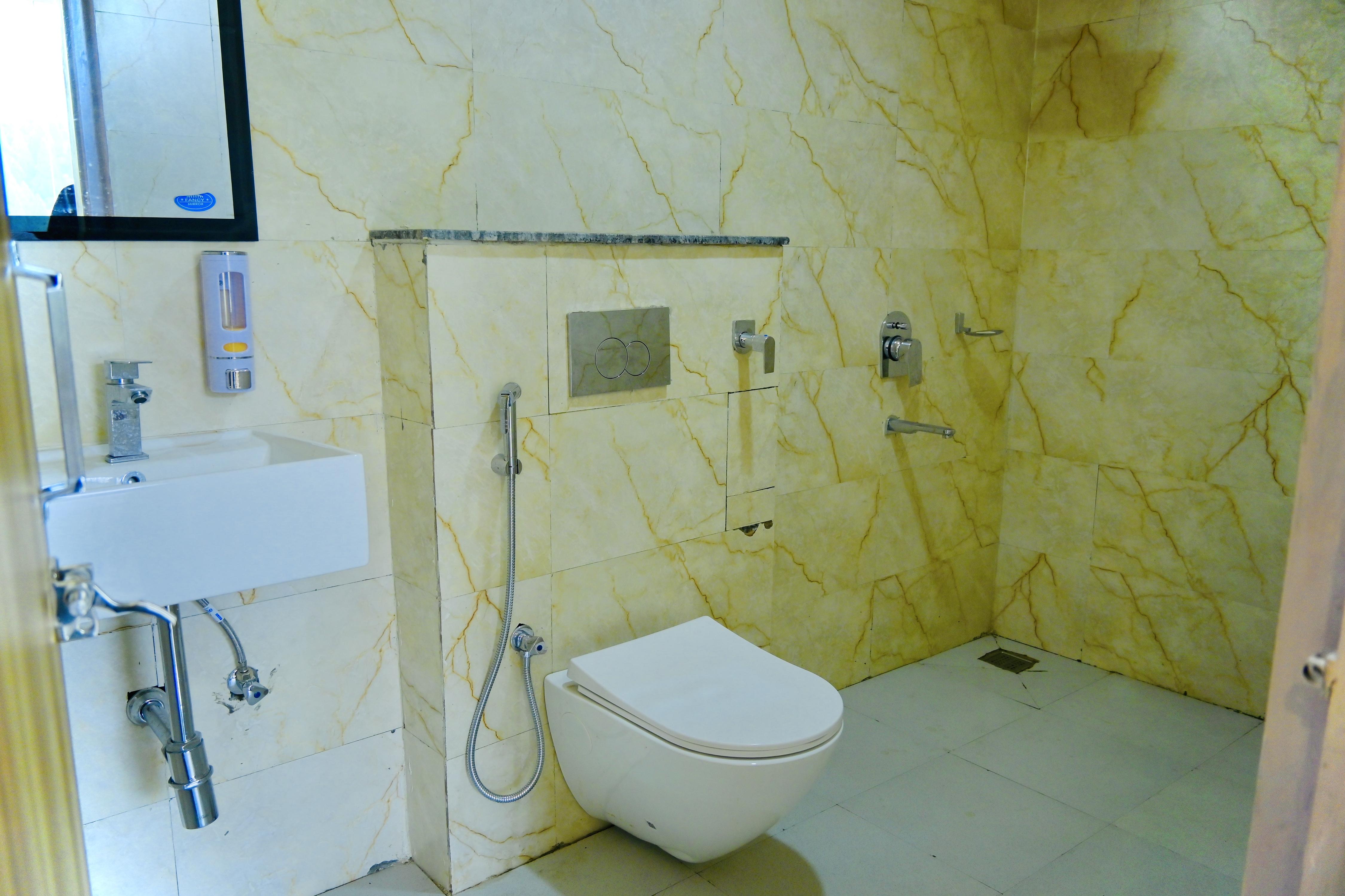 1 Room in Suwakholi Farms  Mussoorie - Tap to explore photos
