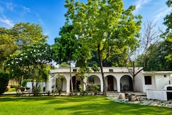 Farmstay mini POOL IGI Airport IICC Farmi fy, Delhi