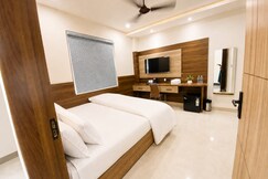 Hotel Royal Vrindavan, Vrindavan