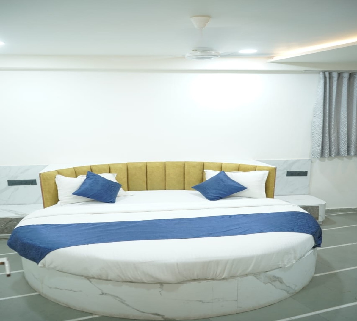 Govardhan Guest House - Tap to explore photos