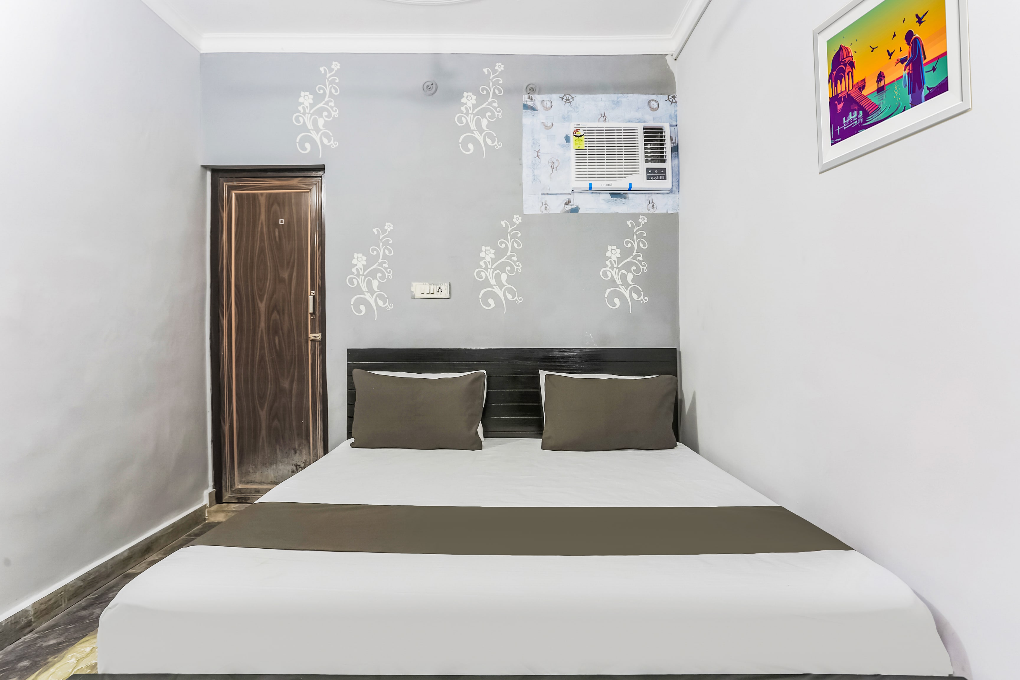 Hotel O Stay Town - Tap to explore photos