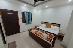 Hotel Saraswati Palace, Khalilabad