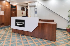 Super Townhouse Selaqui Chakrata Road, Dehradun