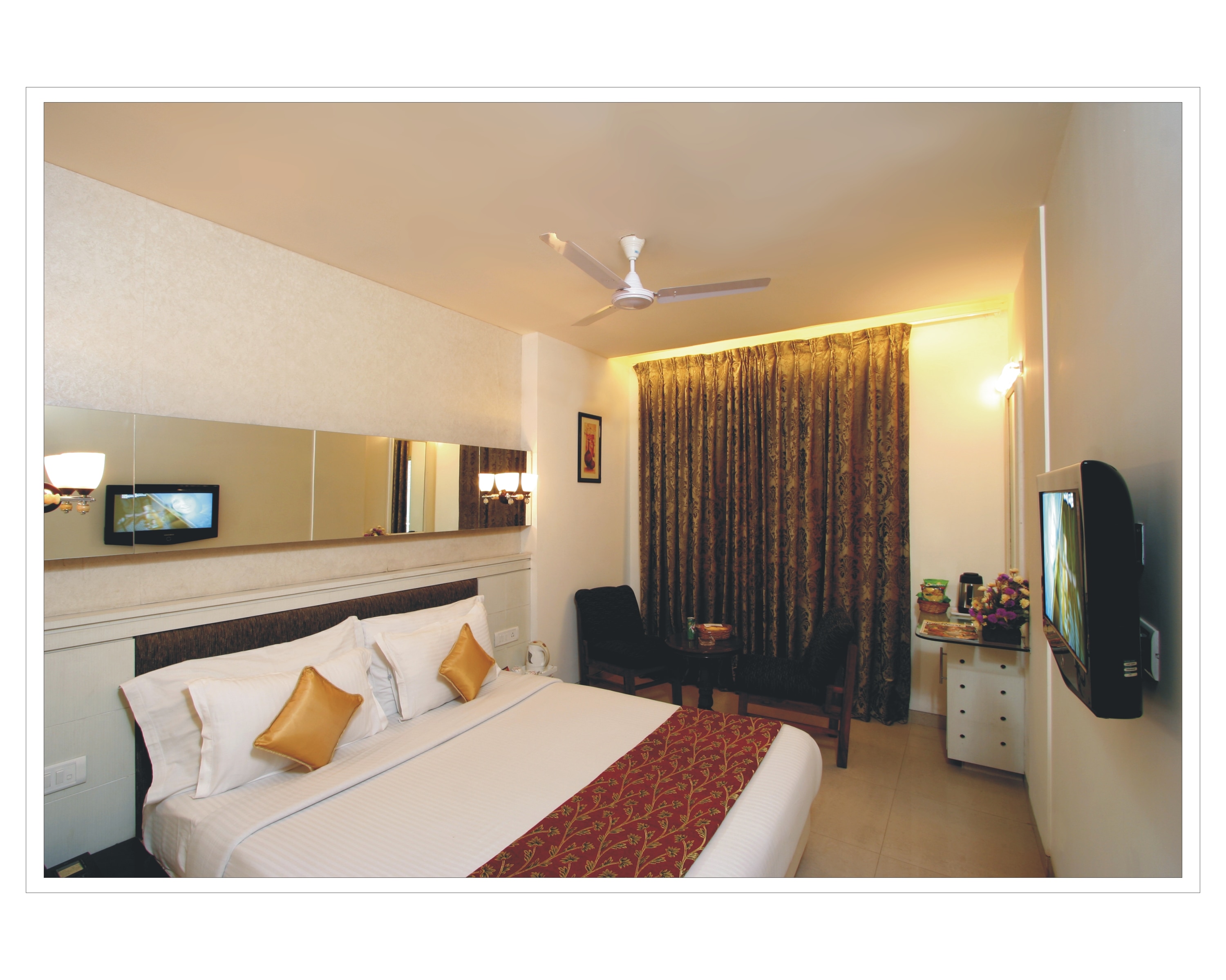 Hotel Southern Regency - Karol Bagh - Tap to explore photos