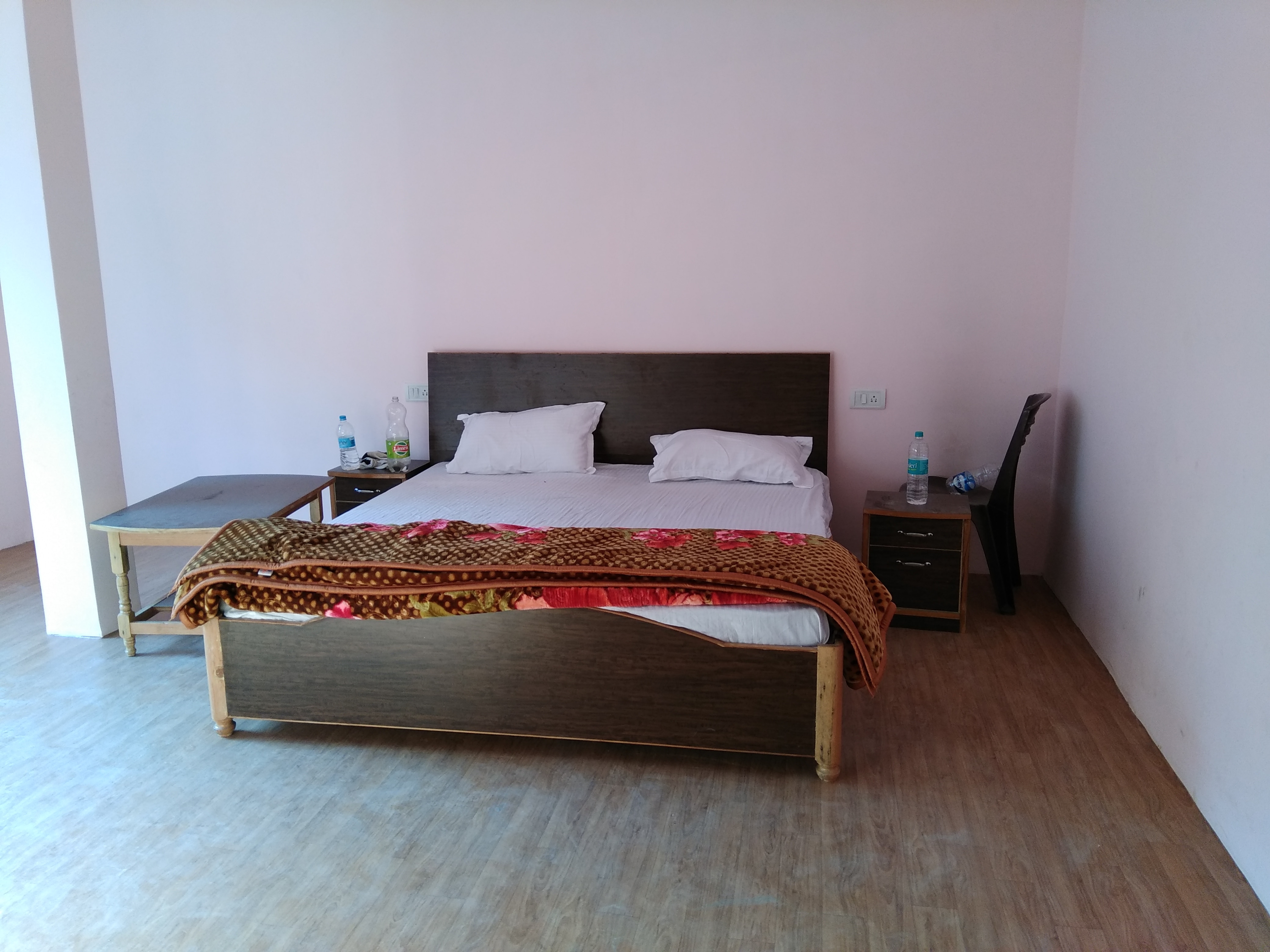 Babaneev Karauli Guest House - Tap to explore photos