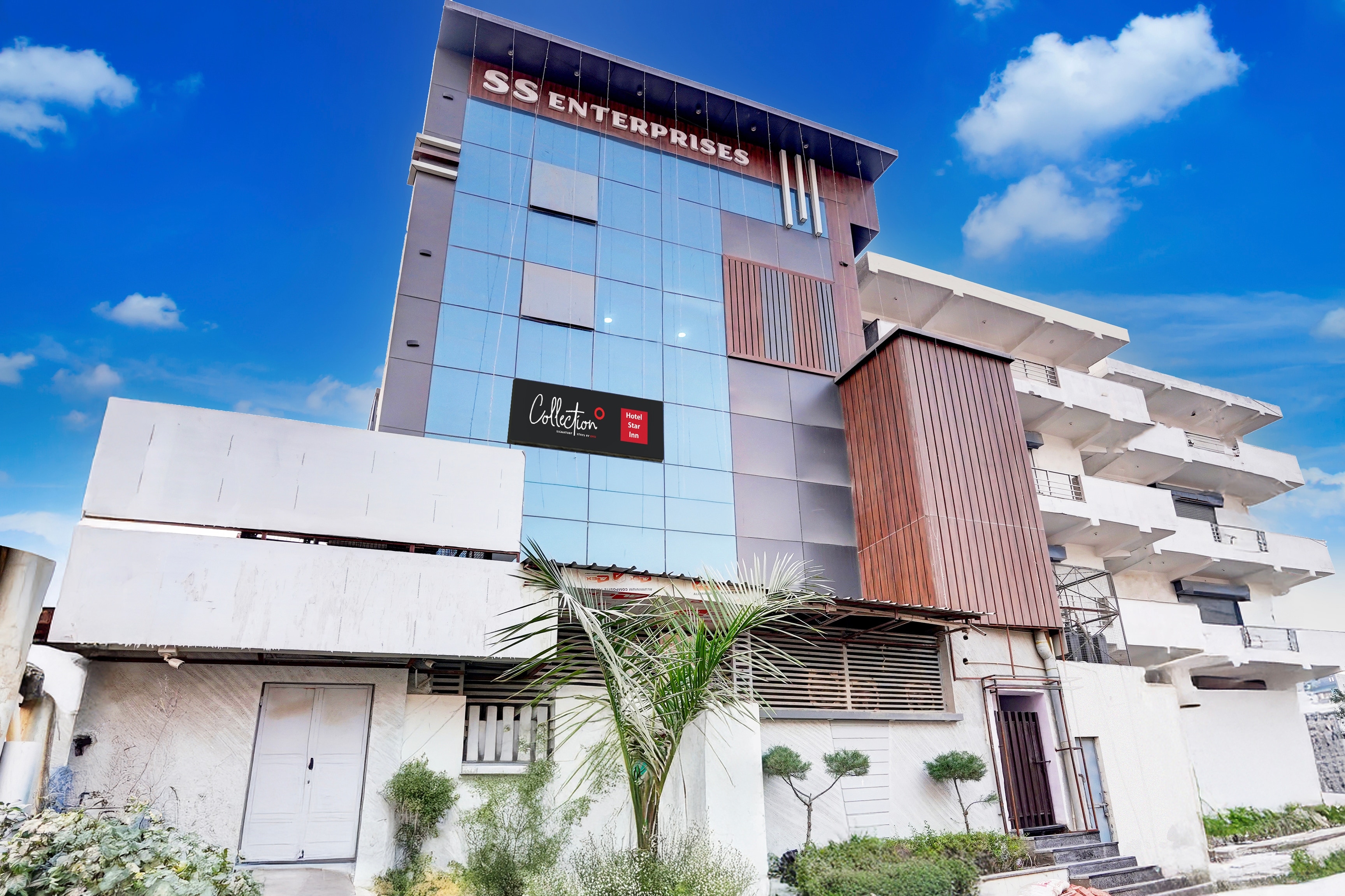 Collection O Hotel Star Inn Near By Hindon Airforce Mohan Nagar Ghaziabad - Tap to explore photos